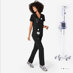Figs Women’s Casma Three-Pocket Scrub Top -Small Black, Brand New